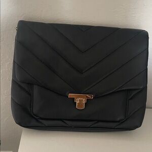 Elegant Black Quilted Women's Bag